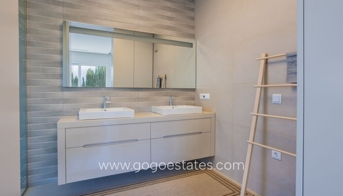 Te koop - Huis - Vrijstaande Villa - Orihuela - Orihuela Centro