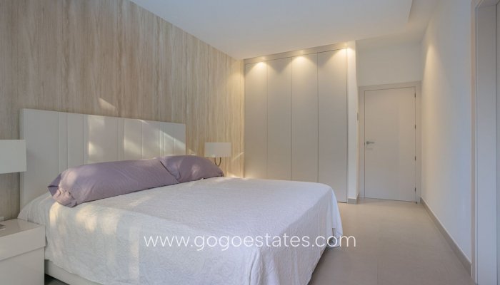 Te koop - Huis - Vrijstaande Villa - Orihuela - Orihuela Centro