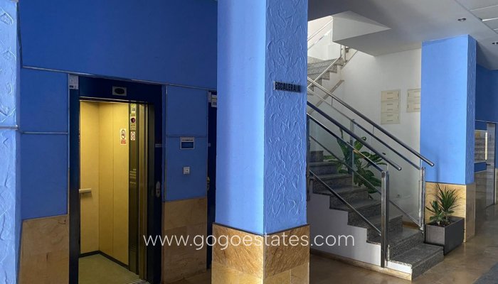 Resale - Apartment - Middle Floor Apartment - Torrevieja - Torrevieja Centro