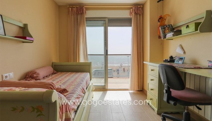 Resale - Apartment - Middle Floor Apartment - Torrevieja - Torrevieja Centro