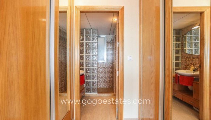 Resale - Apartment - Middle Floor Apartment - Torrevieja - Torrevieja Centro