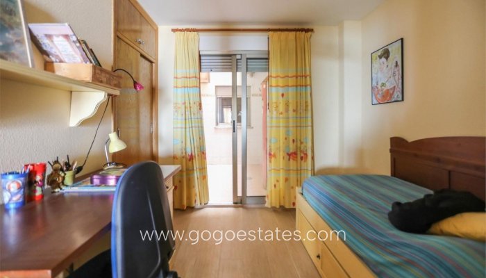 Resale - Apartment - Middle Floor Apartment - Torrevieja - Torrevieja Centro