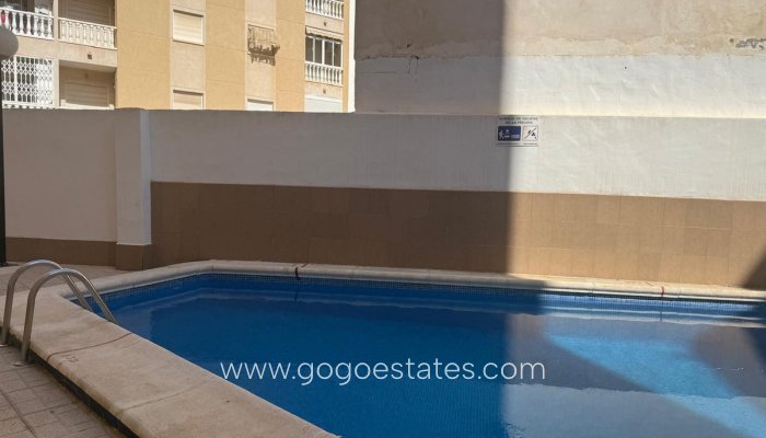 Te koop - Appartement - Appartement op de middelste verdieping - Torrevieja - Torrevieja Centro
