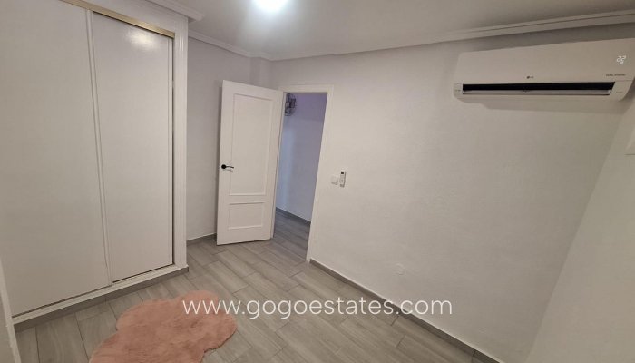 Te koop - Appartement - Appartement op de middelste verdieping - Torrevieja - Playa del Cura