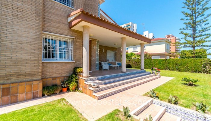 Te koop - Huis - Vrijstaande Villa - Torrevieja - La veleta