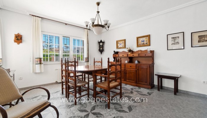 Te koop - Huis - Vrijstaande Villa - Torrevieja - La veleta