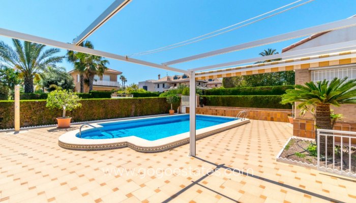 Te koop - Huis - Vrijstaande Villa - Torrevieja - La veleta