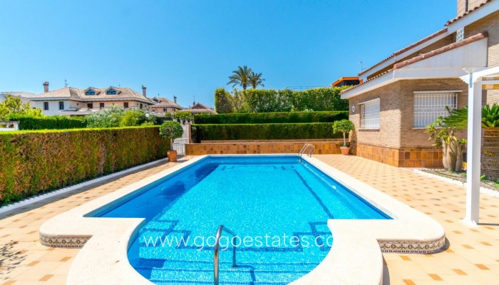 Te koop - Huis - Vrijstaande Villa - Torrevieja - La veleta