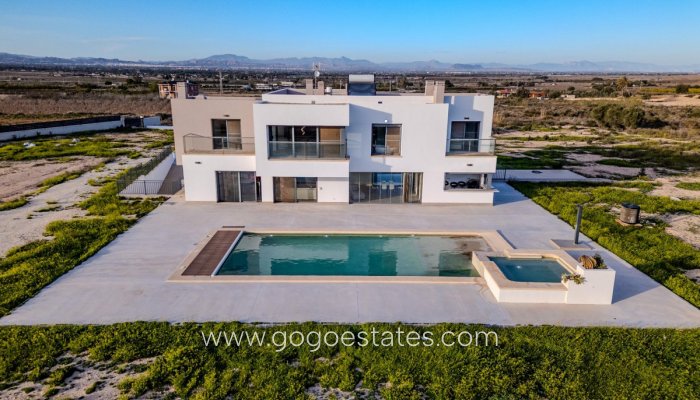 Te koop - Huis - Vrijstaande Villa - San Fulgencio - La Marina