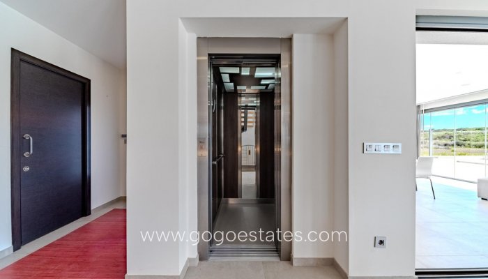 Te koop - Huis - Vrijstaande Villa - San Fulgencio - La Marina