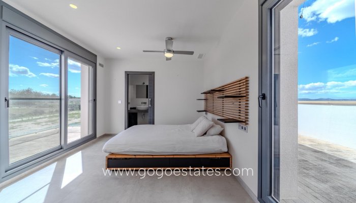 Te koop - Huis - Vrijstaande Villa - San Fulgencio - La Marina