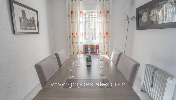 Te koop - Huis - Vrijstaande Villa - Orihuela - Villamartin