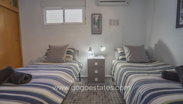 Te koop - Huis - Vrijstaande Villa - Orihuela - Villamartin