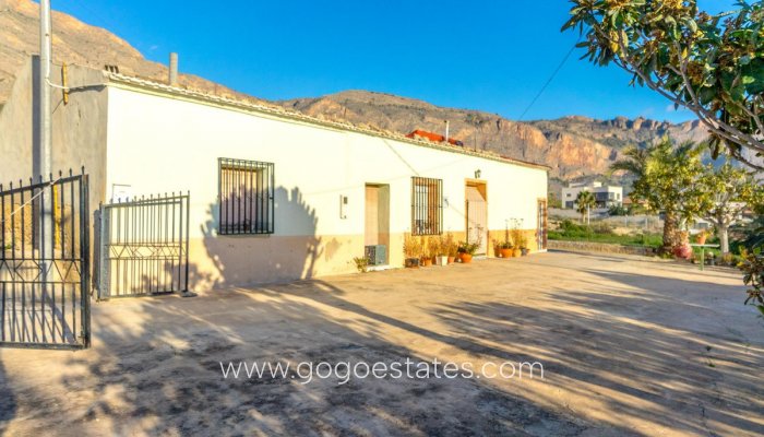 Te koop - Huis - Finca - Cortijo - Orihuela - Orihuela Centro