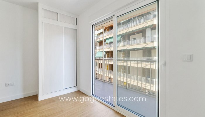 Wiederverkauf - Wohnung - Wohnung im mittleren Stock - Torrevieja - Playa del Cura