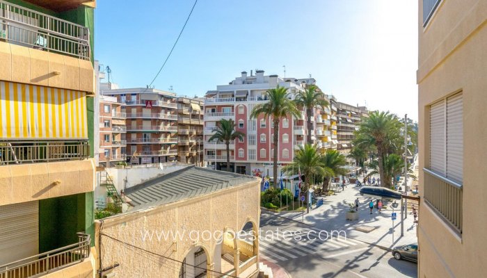 Wiederverkauf - Wohnung - Wohnung im mittleren Stock - Torrevieja - Playa del Cura