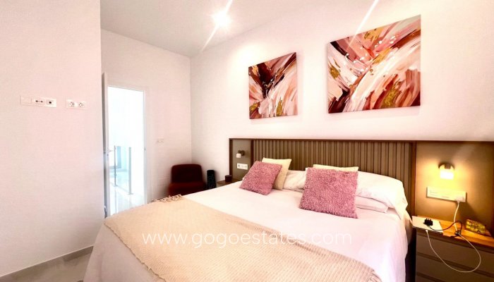 Te koop - Huis - Vrijstaande Villa - Torrevieja - LA SIESTA