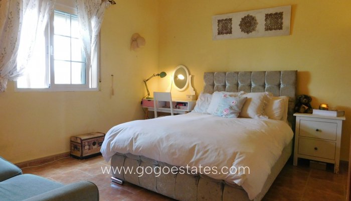 Te koop - Huis - Vrijstaande Villa - Alicante - Dolores Centro