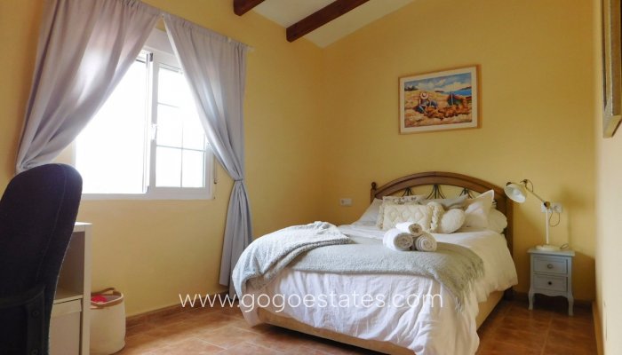 Te koop - Huis - Vrijstaande Villa - Alicante - Dolores Centro