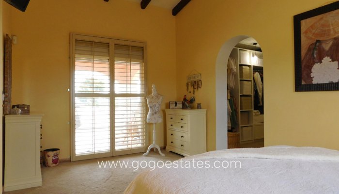 Te koop - Huis - Vrijstaande Villa - Alicante - Dolores Centro