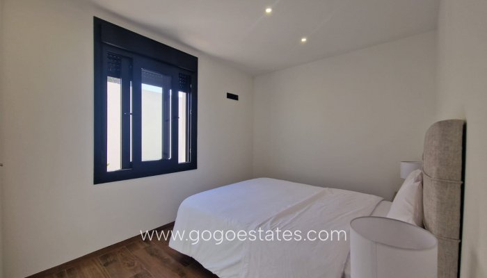 Te koop - Huis - Vrijstaande Villa - Orihuela - Los Balcones