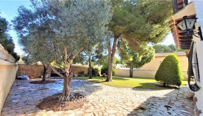 Te koop - Huis - Vrijstaande Villa - Torrevieja - Torrevieja Centro