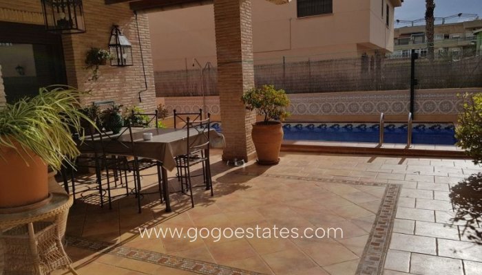 Te koop - Huis - Vrijstaande Villa - Torrevieja - Torrevieja Centro