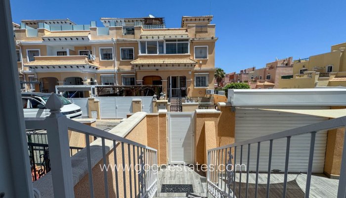 Te koop - Huis - Halfvrijstaande woning - Orihuela - Orihuela Costa