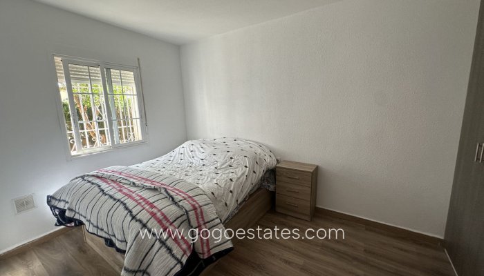 Te koop - Huis - Halfvrijstaande woning - Torrevieja - Torrevieja Centro