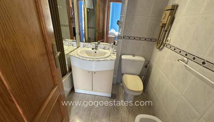 Te koop - Huis - Halfvrijstaande woning - Torrevieja - Torrevieja Centro