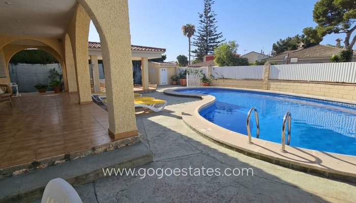 Te koop - Huis - Vrijstaande Villa - Orihuela - Campoamor