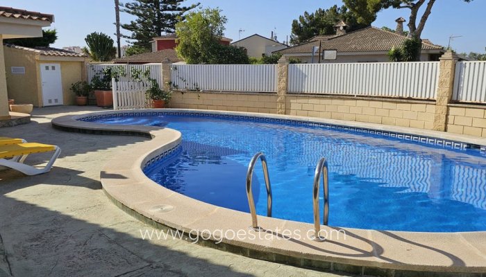 Te koop - Huis - Vrijstaande Villa - Orihuela - Campoamor