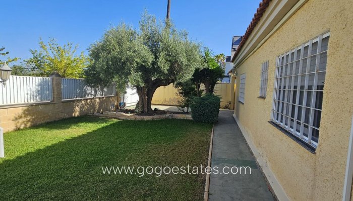 Te koop - Huis - Vrijstaande Villa - Orihuela - Campoamor