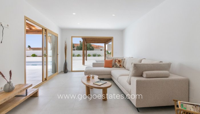 Te koop - Huis - Vrijstaande Villa - Torrevieja - Torrevieja Centro