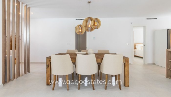 Te koop - Huis - Vrijstaande Villa - Torrevieja - Torrevieja Centro