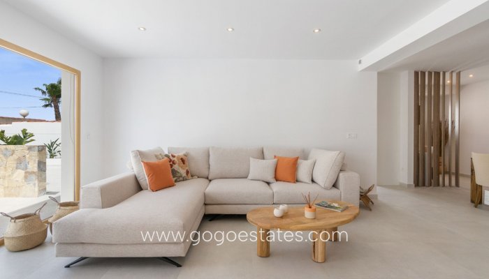 Te koop - Huis - Vrijstaande Villa - Torrevieja - Torrevieja Centro