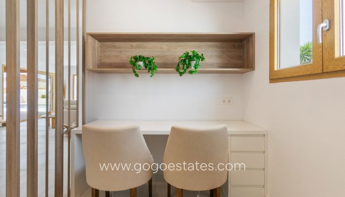 Te koop - Huis - Vrijstaande Villa - Torrevieja - Torrevieja Centro