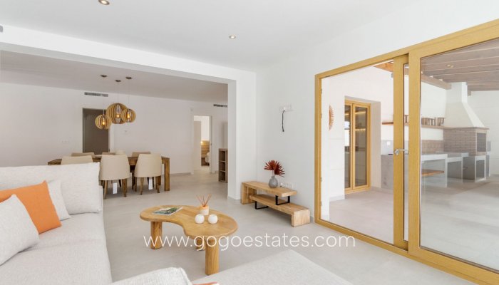 Te koop - Huis - Vrijstaande Villa - Torrevieja - Torrevieja Centro