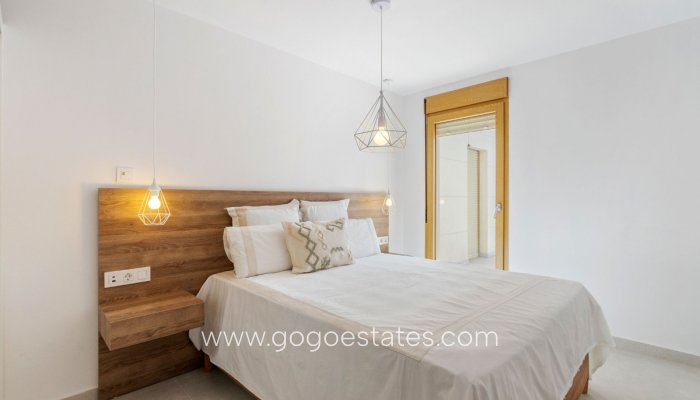 Te koop - Huis - Vrijstaande Villa - Torrevieja - Torrevieja Centro