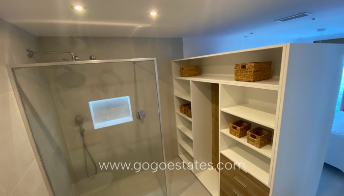 Te koop - Huis - Vrijstaande Villa - Torrevieja - Torrevieja Centro