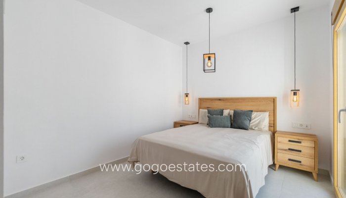 Te koop - Huis - Vrijstaande Villa - Torrevieja - Torrevieja Centro