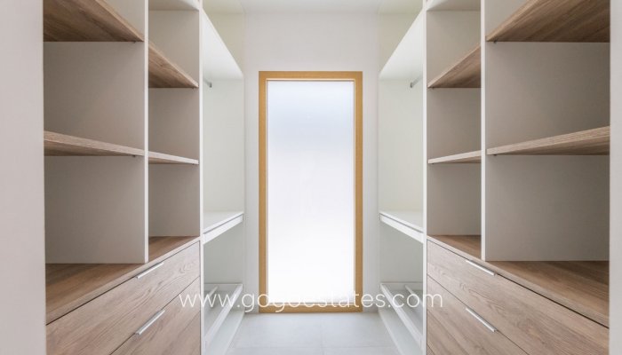 Te koop - Huis - Vrijstaande Villa - Torrevieja - Torrevieja Centro