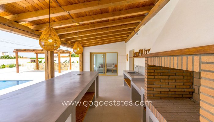 Te koop - Huis - Vrijstaande Villa - Torrevieja - Torrevieja Centro