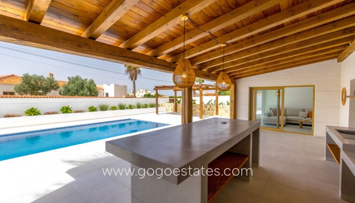 Te koop - Huis - Vrijstaande Villa - Torrevieja - Torrevieja Centro