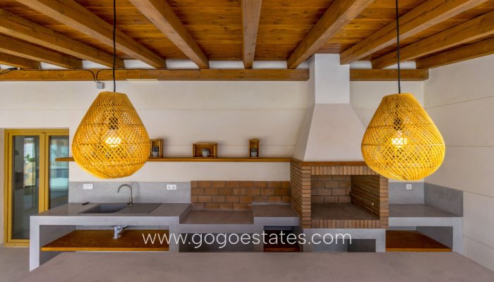 Te koop - Huis - Vrijstaande Villa - Torrevieja - Torrevieja Centro