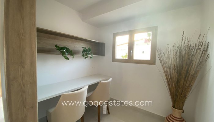 Te koop - Huis - Vrijstaande Villa - Torrevieja - Torrevieja Centro