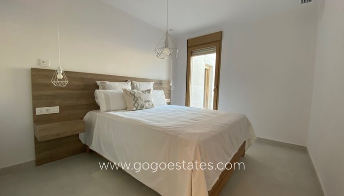 Te koop - Huis - Vrijstaande Villa - Torrevieja - Torrevieja Centro