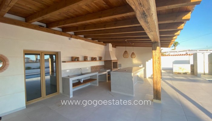 Te koop - Huis - Vrijstaande Villa - Torrevieja - Torrevieja Centro