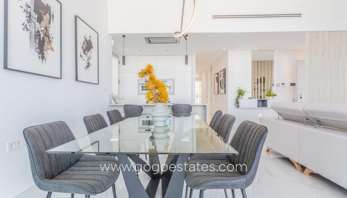 Te koop - Huis - Vrijstaande Villa - Torrevieja - Torrevieja Centro