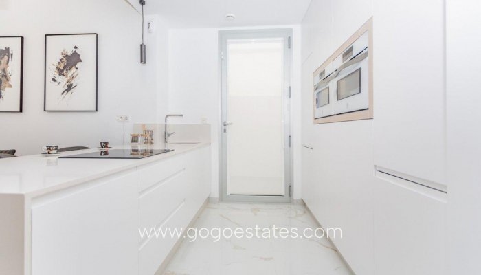 Te koop - Huis - Vrijstaande Villa - Torrevieja - Torrevieja Centro